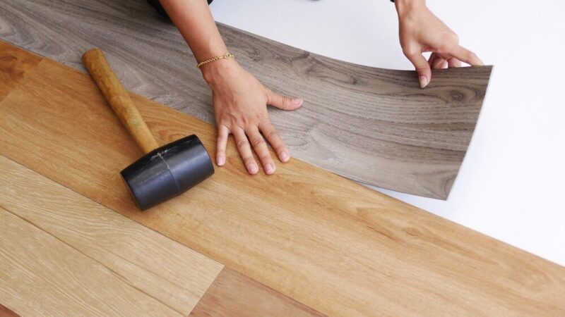 Panele winylowe opinie użytkowników – czy warto je wybrać do kuchni i łazienki?